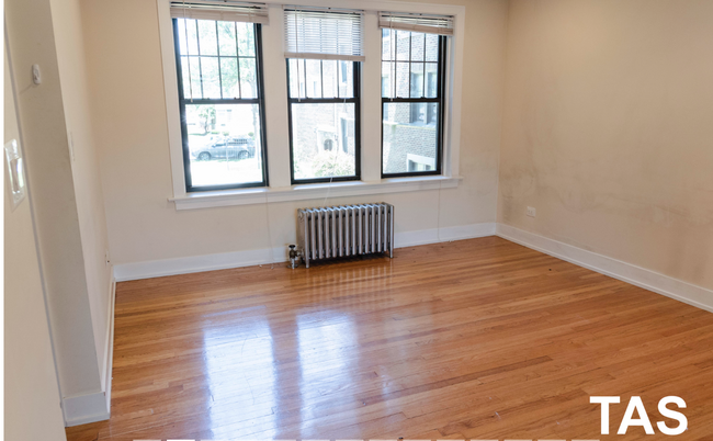 Building Photo - 2617 W Berwyn Ave