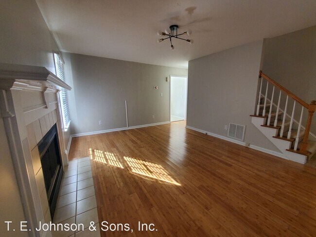 Building Photo - 3 br, 2.5 bath House - 4826 Tiffany Ave