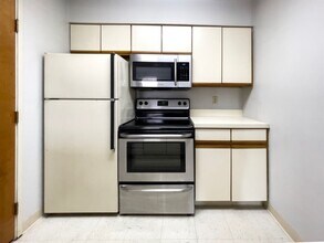 Building Photo - 519 N Dill St