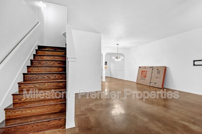 Building Photo - 207 Starr St