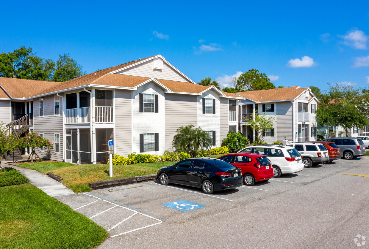 Apartments - Providence at Palm Harbor