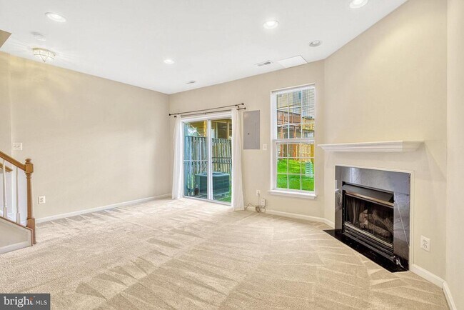 Foto del edificio - 13051 Park Crescent Cir
