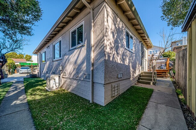 Foto del edificio - 9714 MacArthur Blvd, Oakland, CA 94605