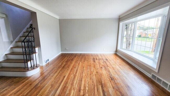Foto del edificio - Charming 3 Bedroom Home South Euclid