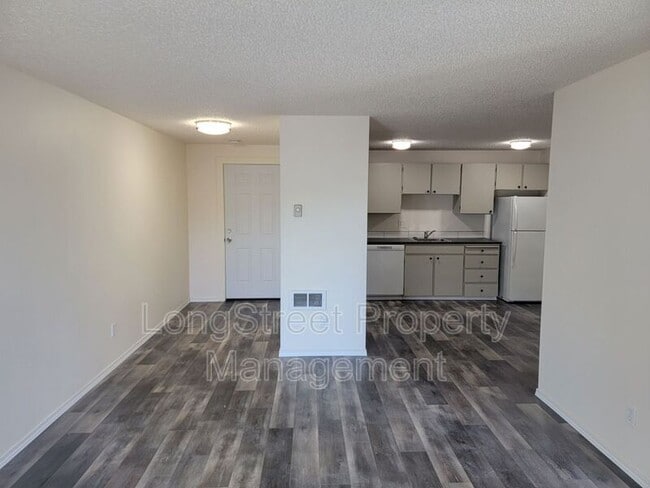 Foto del edificio - 627 3rd St SE