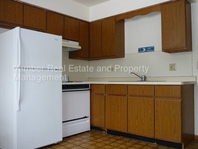 Building Photo - 1104 S Cross St