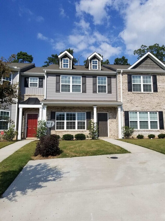 5190 Lincoln Dr, Fairburn, GA 30213 Room for Rent in Fairburn, GA