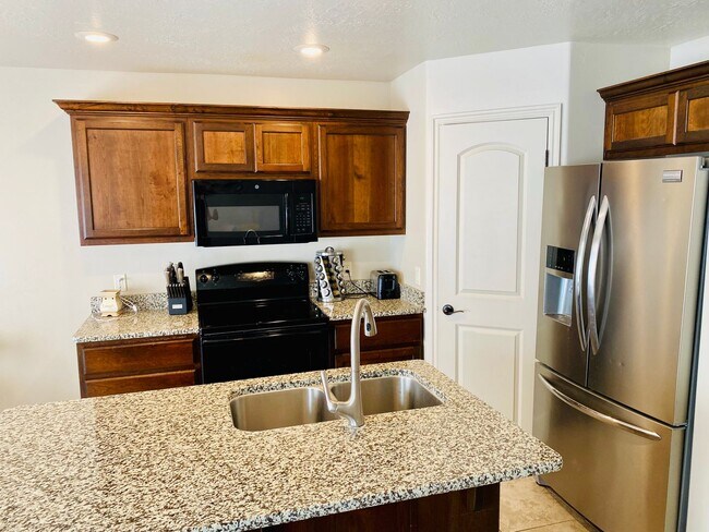 Foto del edificio - Beautiful Fossil Hills 3 bedroom, 2.5 bath...
