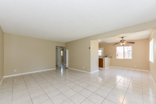 Building Photo - 2506 S Rosewood Ave