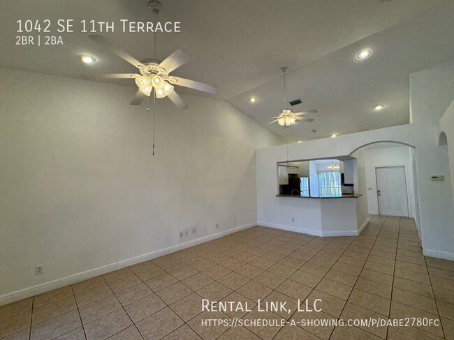 Foto del edificio - 1042 SE 11th Terrace