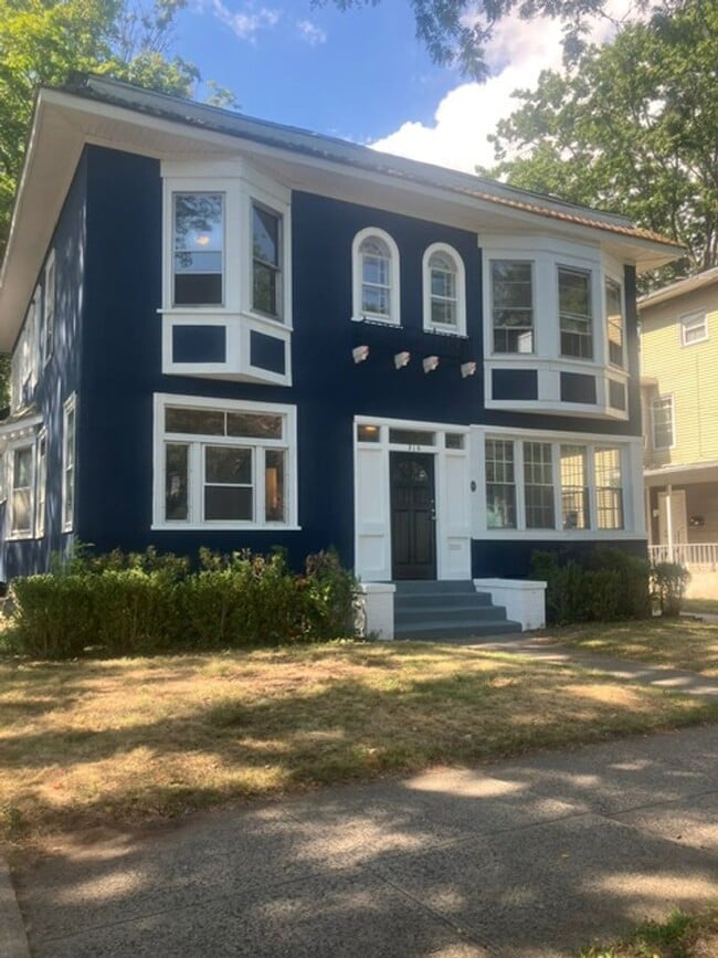 Foto del edificio - College Rental