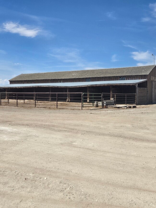 Building Photo - 2611 E 4000 N