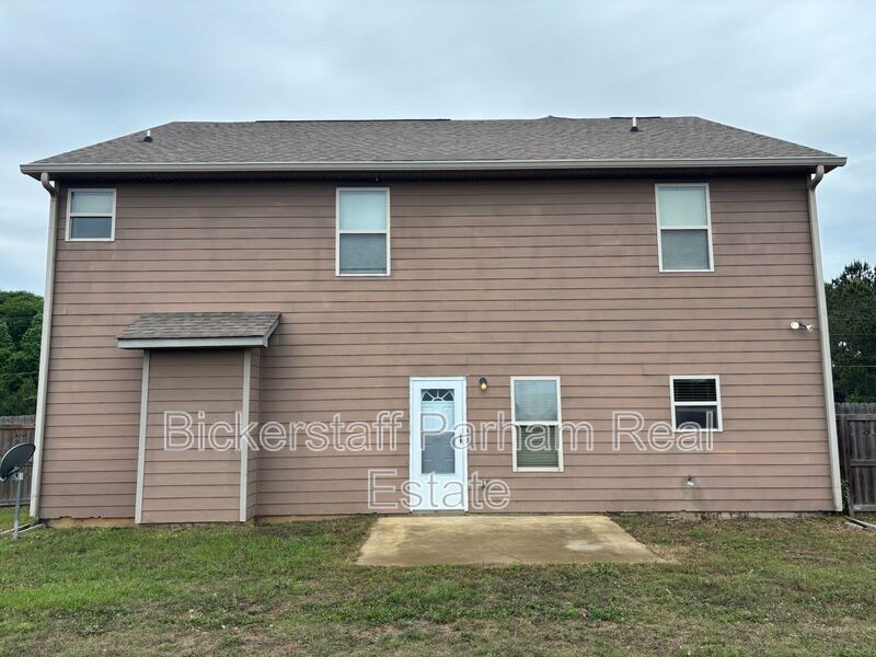 Foto del edificio - 323 Owens Rd