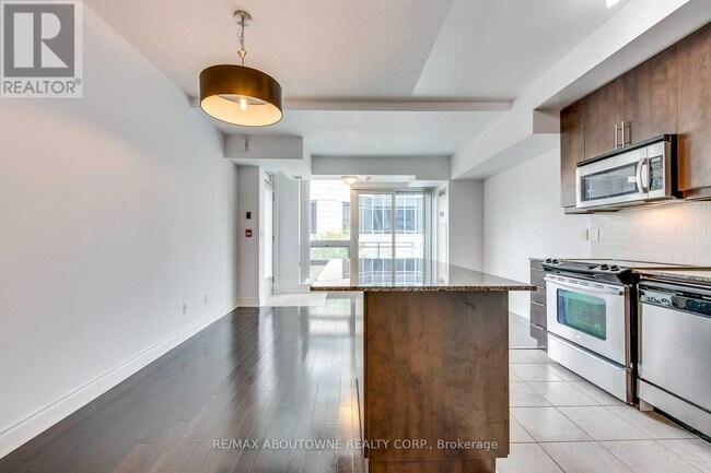 Building Photo - 31 Olive Ave