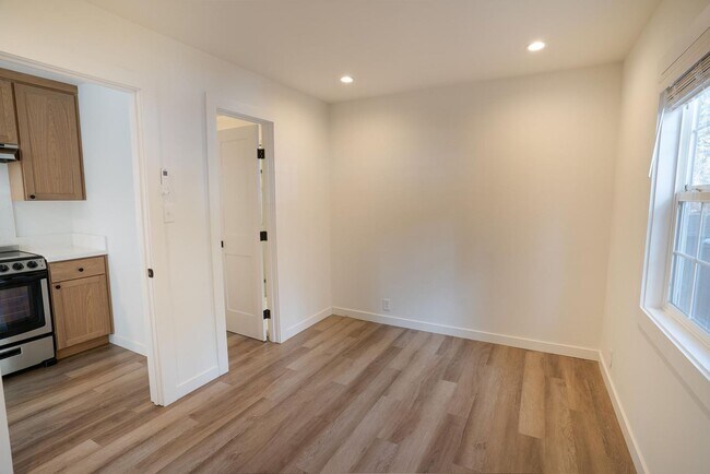 Building Photo - 8683 Rainbow Ave