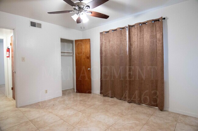 Foto del edificio - 2 Bedroom 1 Bath Clean Apt.