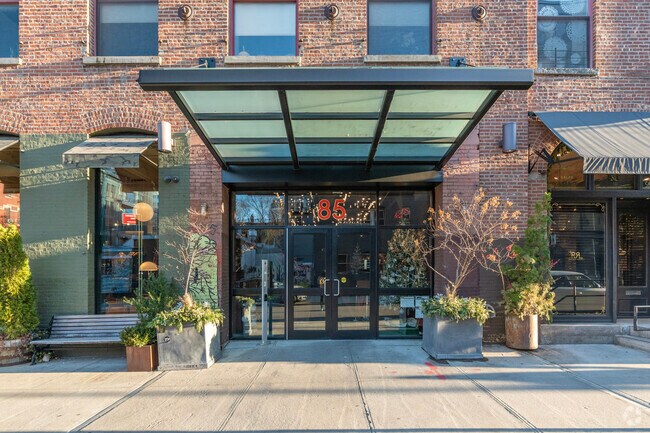 Entrada del edificio - The Mill Building