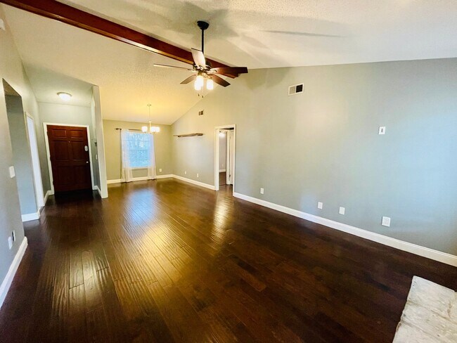 Foto del edificio - Beautiful 3/2 Split Floor Plan in Oxford O...