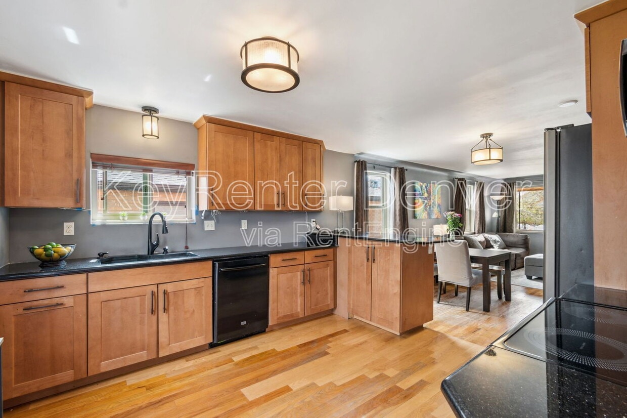 Photo - 3830 N King St