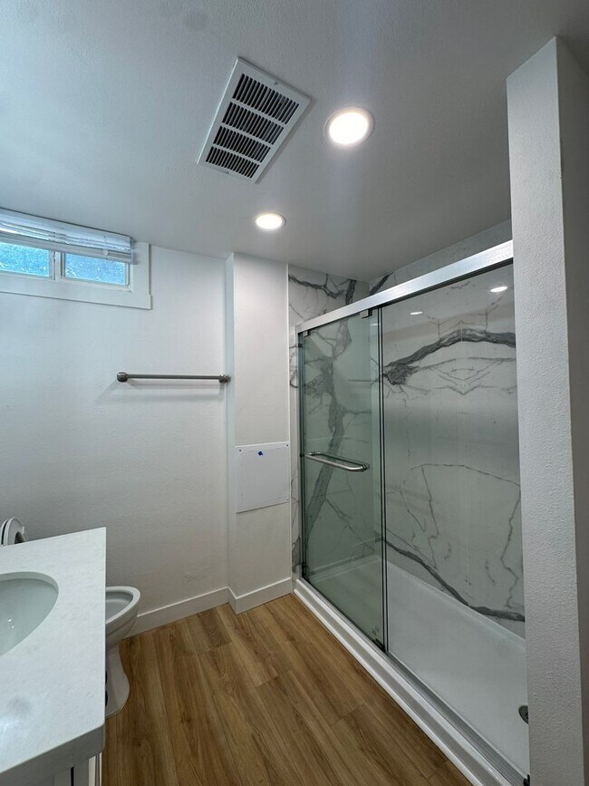 Foto del edificio - 300 S Franklin Ave