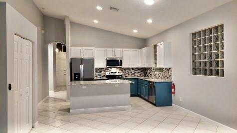 Building Photo - 9084 Silver Glen Way