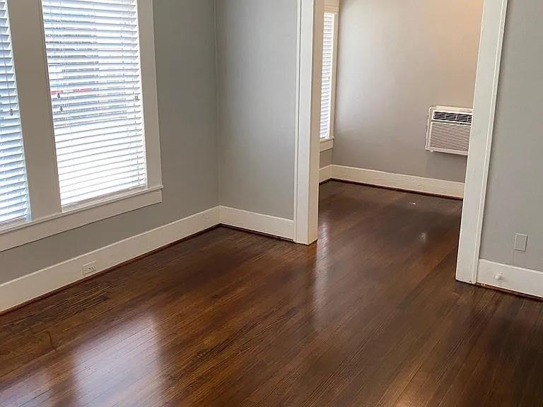 Foto principal - 2411 Dunlavy St