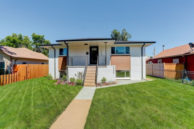 Building Photo - 3056 S Galapago St