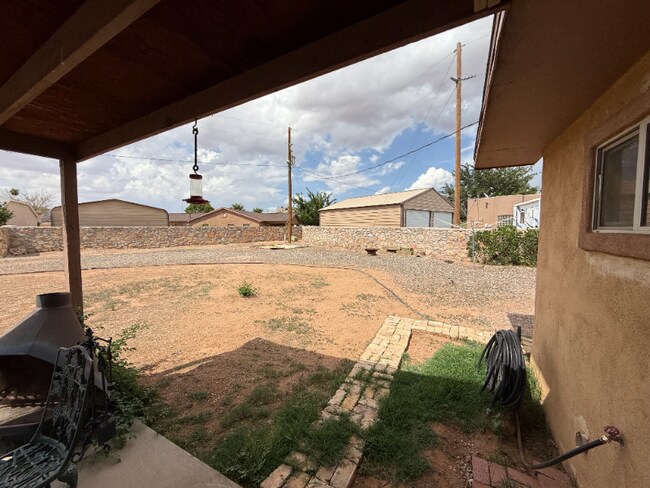 Foto del edificio - 7241 Village Dr