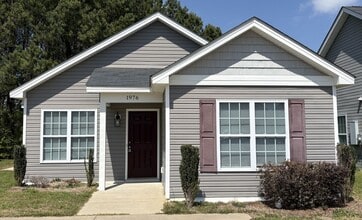 Building Photo - 1976 Sapphire Rd