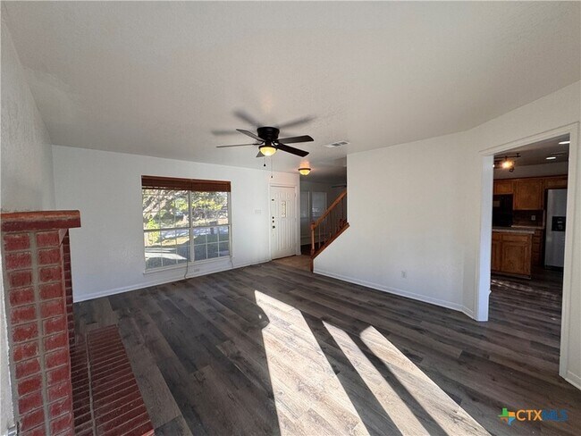 Building Photo - 609 Man O War Dr