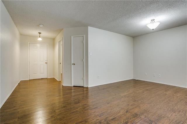 Foto del edificio - 2620 Clear Brook Dr