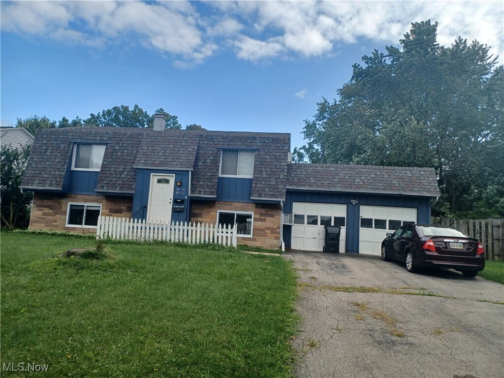 Primary Photo - 4498 Washington Square Dr