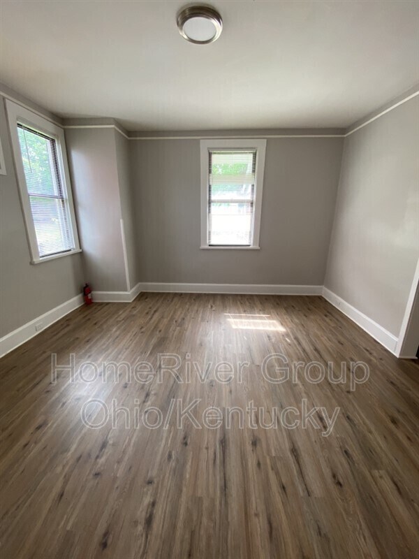 Building Photo - 711 Trenton Ave