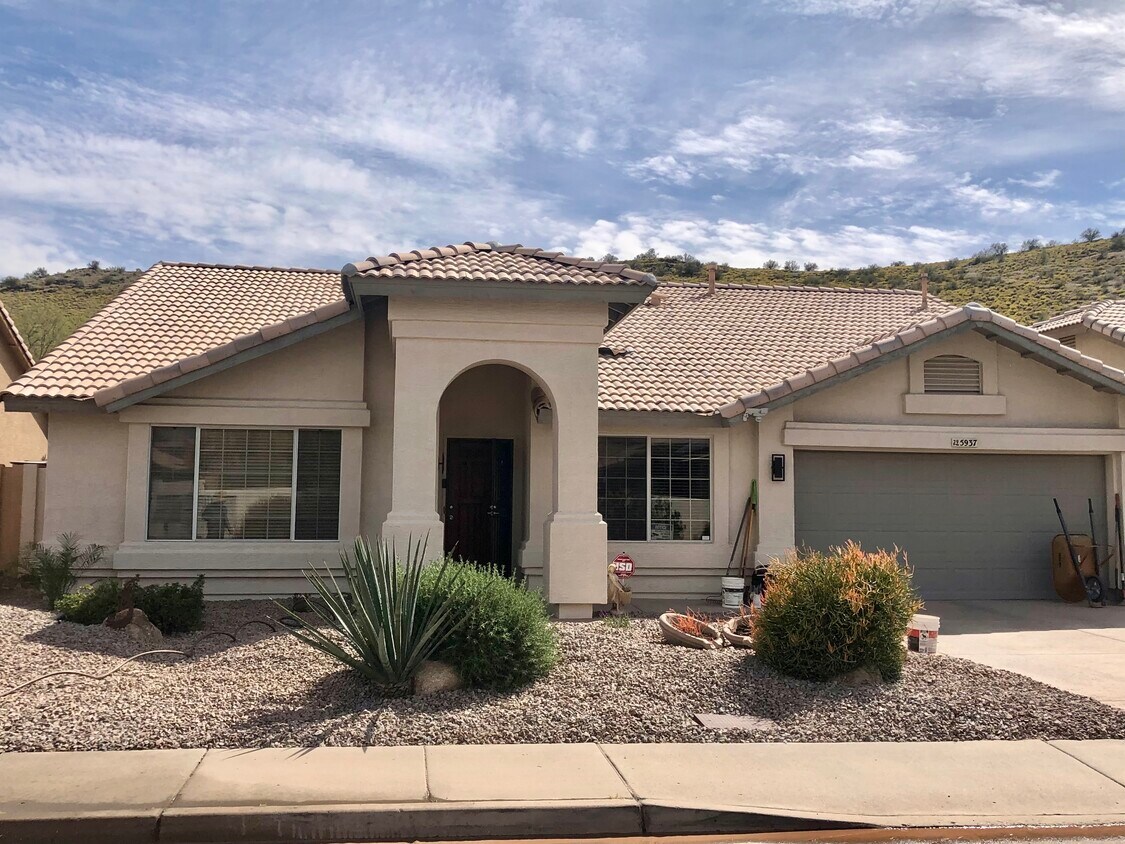 5937 W Cielo Grande, Glendale, AZ 85310 House Rental in Glendale, AZ