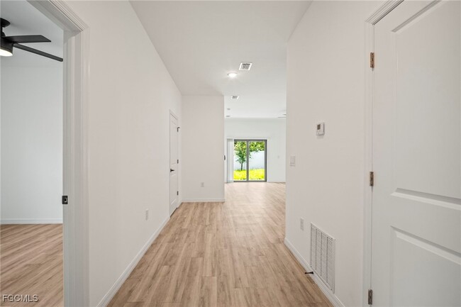 Foto del edificio - 627 SE 13th Pl