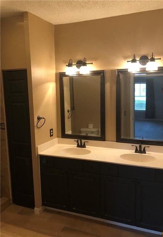 Foto del edificio - 100 Arbor Lakes Cir