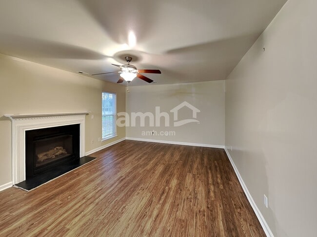 Foto del edificio - 4613 Cades Cove Dr