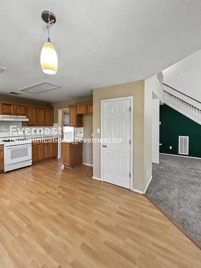 Building Photo - 3 Bed/2.5 Bath Home with Garage / Pet-Friendly / Coming Soon!