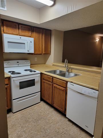 Foto del edificio - 9807 Walnut St