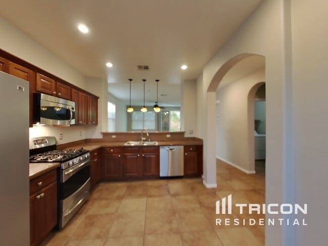 Building Photo - 5947 Varese Dr