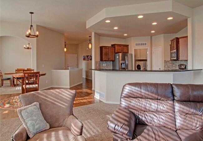 Building Photo - Stunning Ranch-Style Home for Rent with Sc...