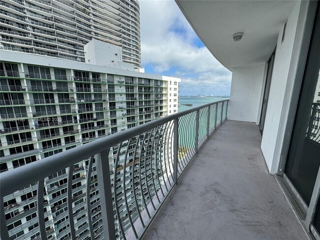 Foto del edificio - 1750 N Bayshore Dr