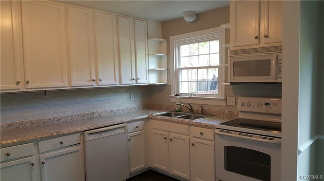 Building Photo - 1802 Cambridge Ct
