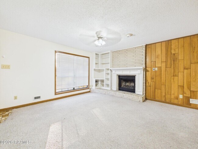 Foto del edificio - 112 Country Ln