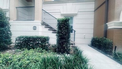Building Photo - 1056 Parma Cir