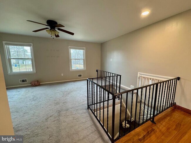 Foto del edificio - 8008 Noel St