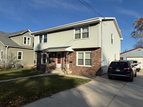 Building Photo - 240 N Spring St