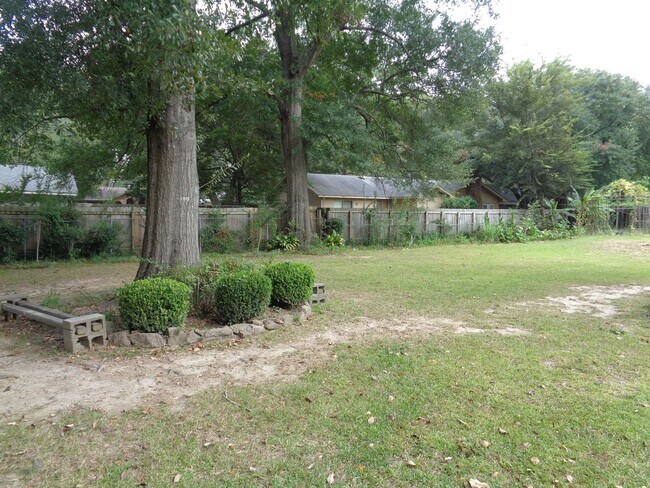 Foto del edificio - 1416 Radcliffe St