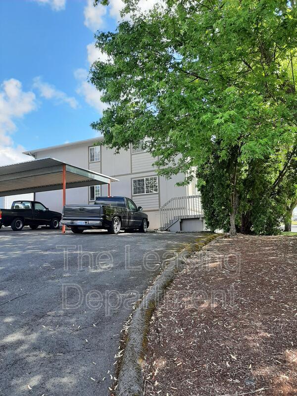 Building Photo - 2141 NW North Hill Dr