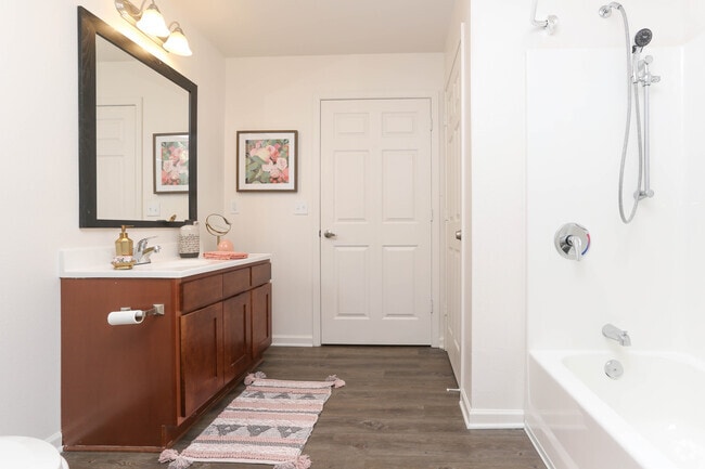 2BR, 2BA - 931 SF - Bathroom - Trifecta